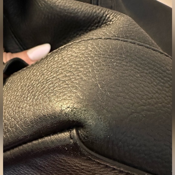 Tory Burch Black Leather Handbag
Very good condition 
Look at photos - Picture 4 of 15